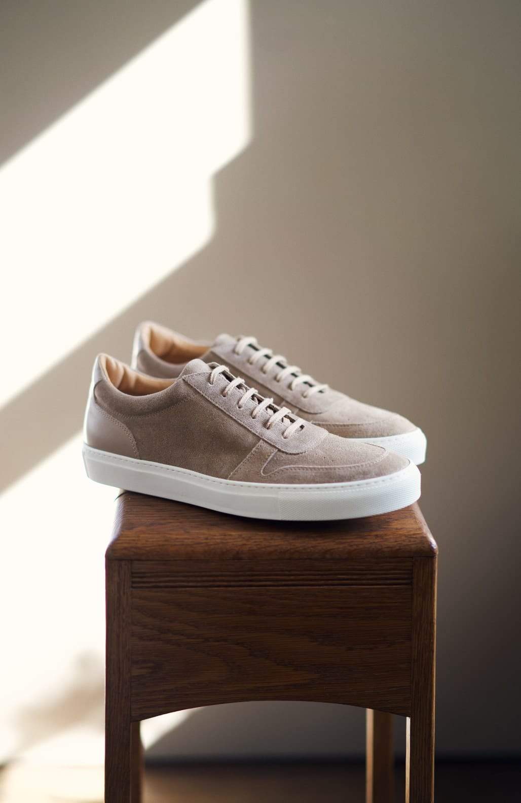 lifestyle-portrait-1-taupe