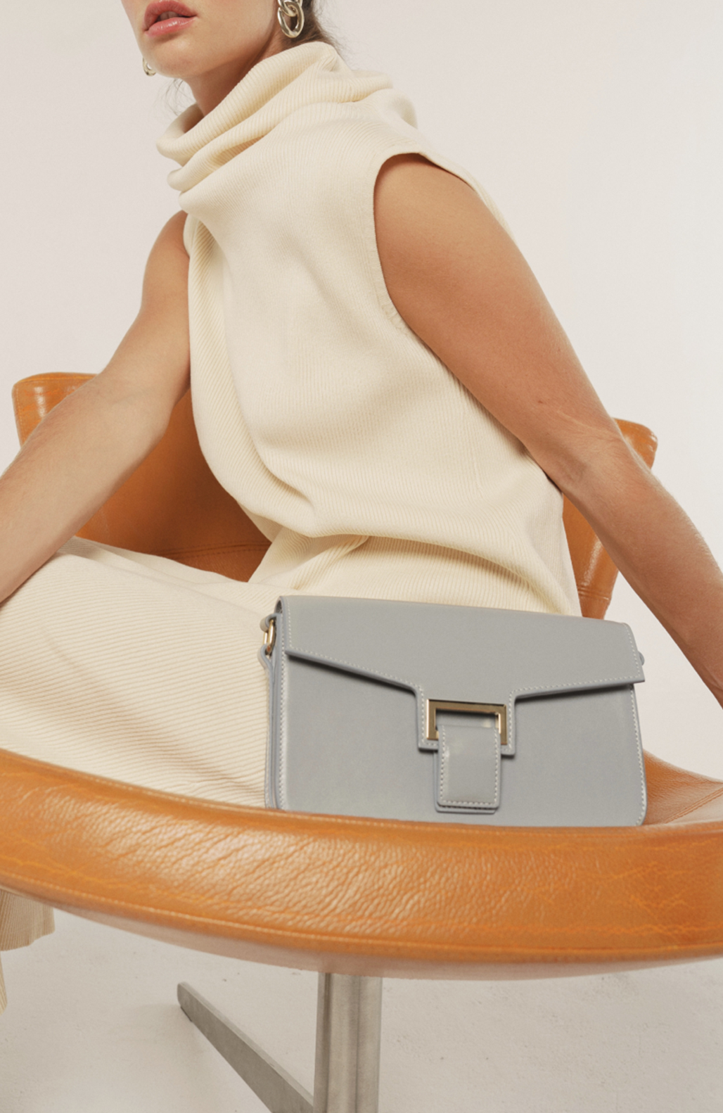 lifestyle-portrait-1-bleu-denim-liégé