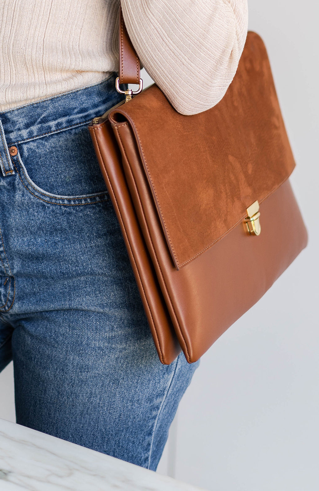 double-pochette-camel-lifestyle