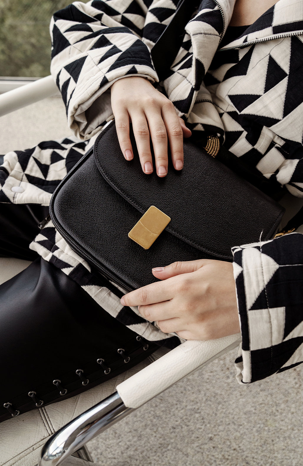 lifestyle-portrait-2-noir-graine